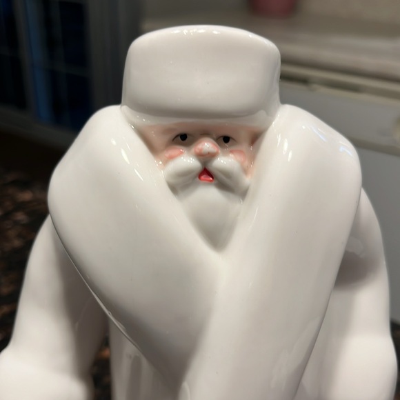 Vintage white porcelain Santa clause for your holiday display - Picture 4 of 11